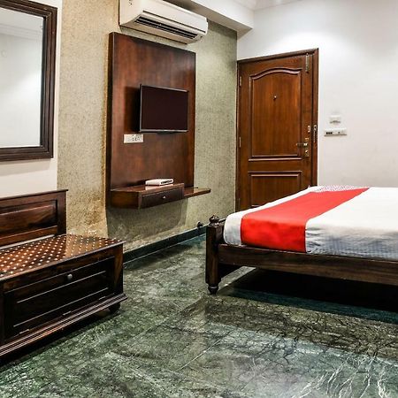 Oyo 1681 Hotel Devansh ウダイプル エクステリア 写真