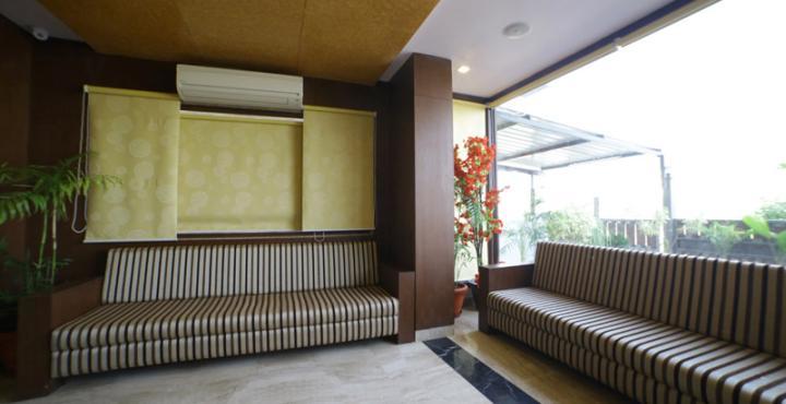 Oyo 1681 Hotel Devansh ウダイプル エクステリア 写真