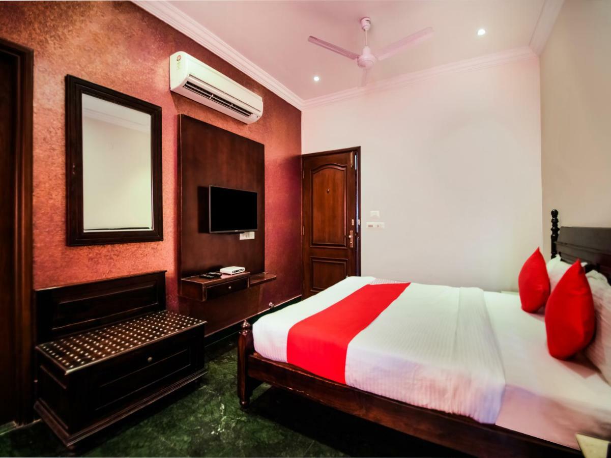 Oyo 1681 Hotel Devansh ウダイプル エクステリア 写真